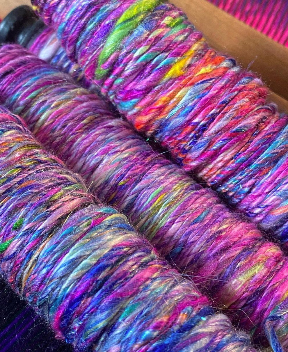 You may not always think of handspun yarn for a silk weft but maybe you should.....⁣
Lovely work spun on on one of our wheels! ⁣
@the_enchantress_alight⁣
Time for a handspun silk weft! #spinolution #alighthandwovens #chromaticdyenamics #alighttheway 