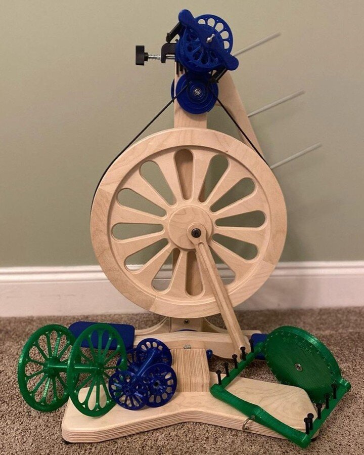 Check out the cool custom color and flyer size combo going on @hooknfibre⁣
The newest addition is here! The SpinPerfect ABE is an amazingly lightweight and versatile wheel. From cobweb to bulky art yarn, this little wheel will do it all! ⁣
⁣
Now to f