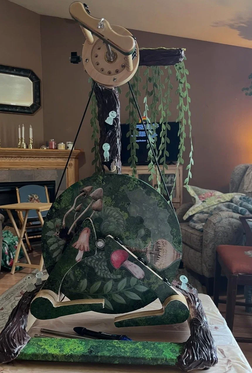 @janelllane this pollywog transformation was so unique I had to show off the painting on the front too. Thanks for sharing.  #SpinnersOfInstagram #spinningwheel #fiberart #yarnmaking