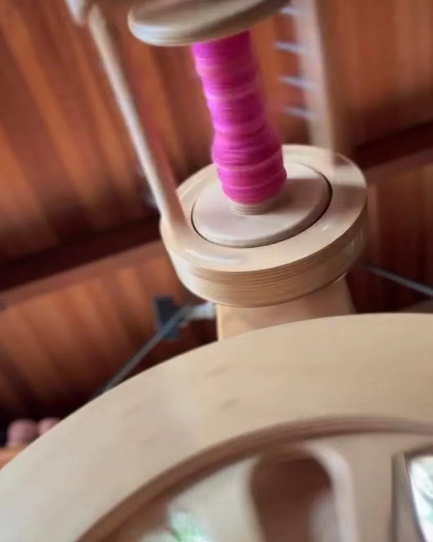 Loved this unique angle of your monarch in action. Thanks for tagging us. @rachelmpost  #fiberartistsofinstagram #fiberartist #spinningwheel