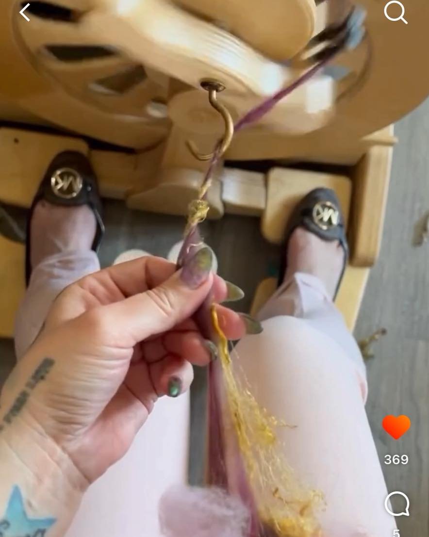 Beautiful colors and textures as always! Thanks for spinning with us #mynoushart Wheel seen here our Monarch spinning wheel.  #artyarnspinning #artyarn #spinningyarn #spinnersofinstagram #fiberartist