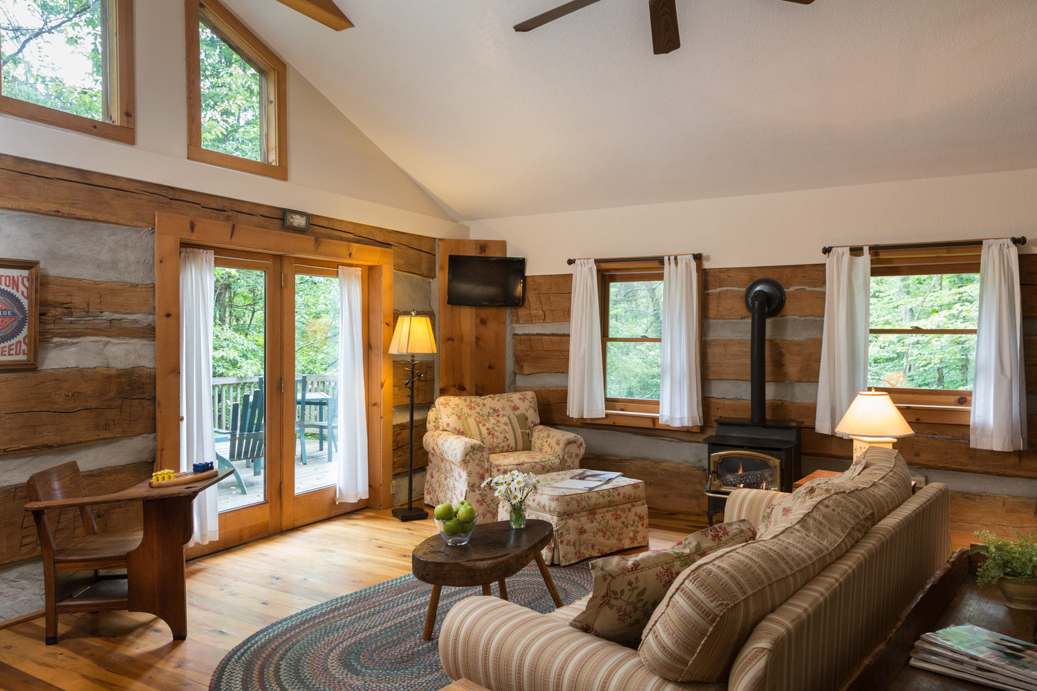 cedar-falls-rooms-cabin-treehouse-1.jpg