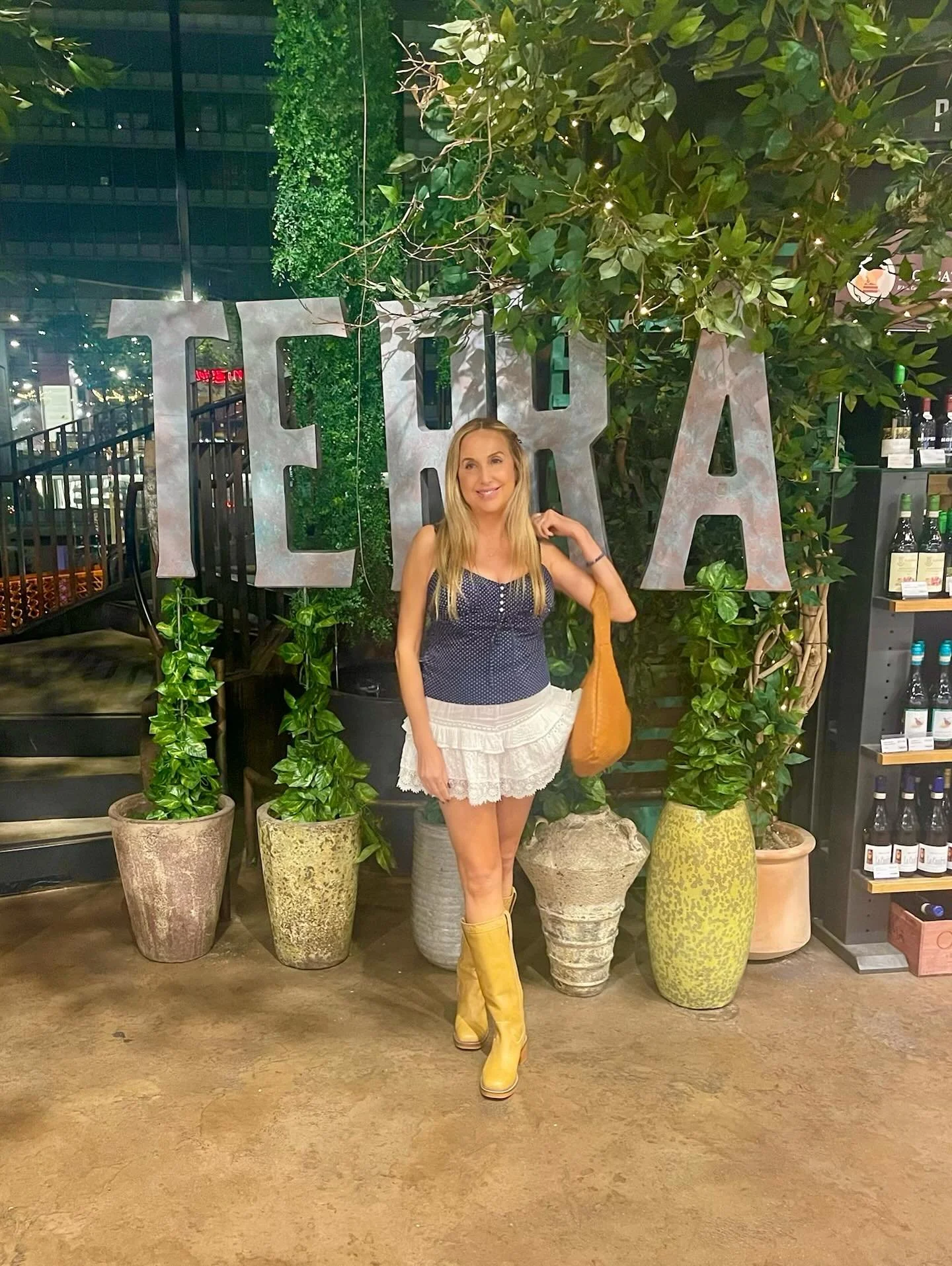 When life gets challenging, wear polka dots and eat tiramisu&hellip;💙🤍🪴

There are so many challenges in the world today. Although we can&rsquo;t control everything that&rsquo;s happening, we can control how we want to feel and be. We also have co