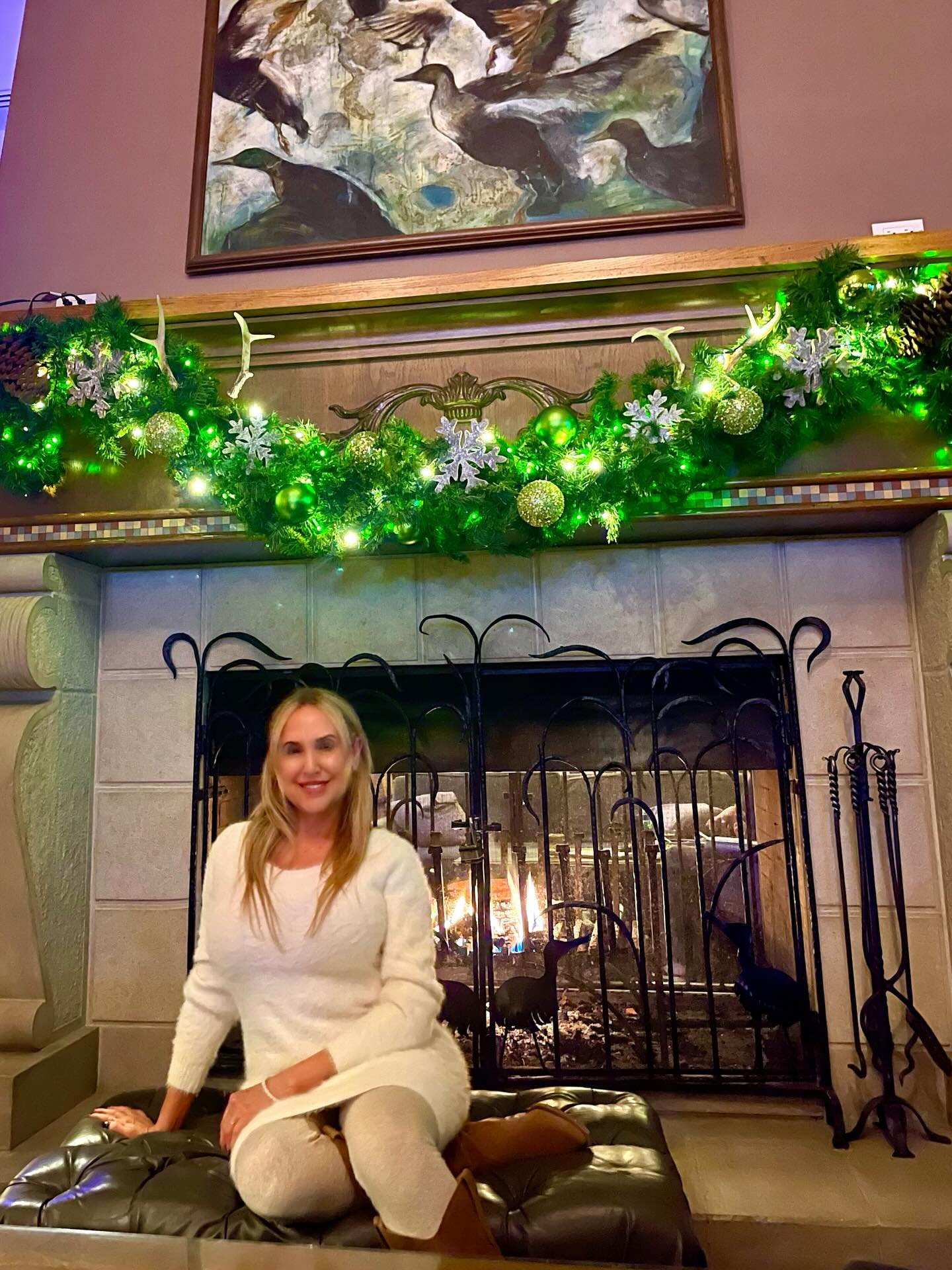 Happy Thanksgiving.🍂🤍🍁

Warm your heart and stay cozy!🪵

What are you grateful for? 

My list&hellip;
1. My faith
2. Family 
3. Friends 
4. Food- my cooking 
5. Pumpkin chai lattes
6. Snow
7. Travel
8. Writing
9. Good health
10. Life!!!

✨I am a 