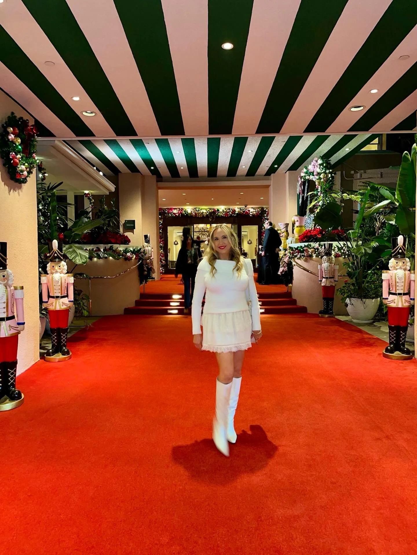 I hope your holidays are magical!🌟🤍🌟

#happyholidays #celebrate #joy #holidayinspo#spiritualguidance 

✨I am a Clinical Psychologist and Holistic Life Coach and have been working with Law of Attraction and manifesting for many years. I use it in m