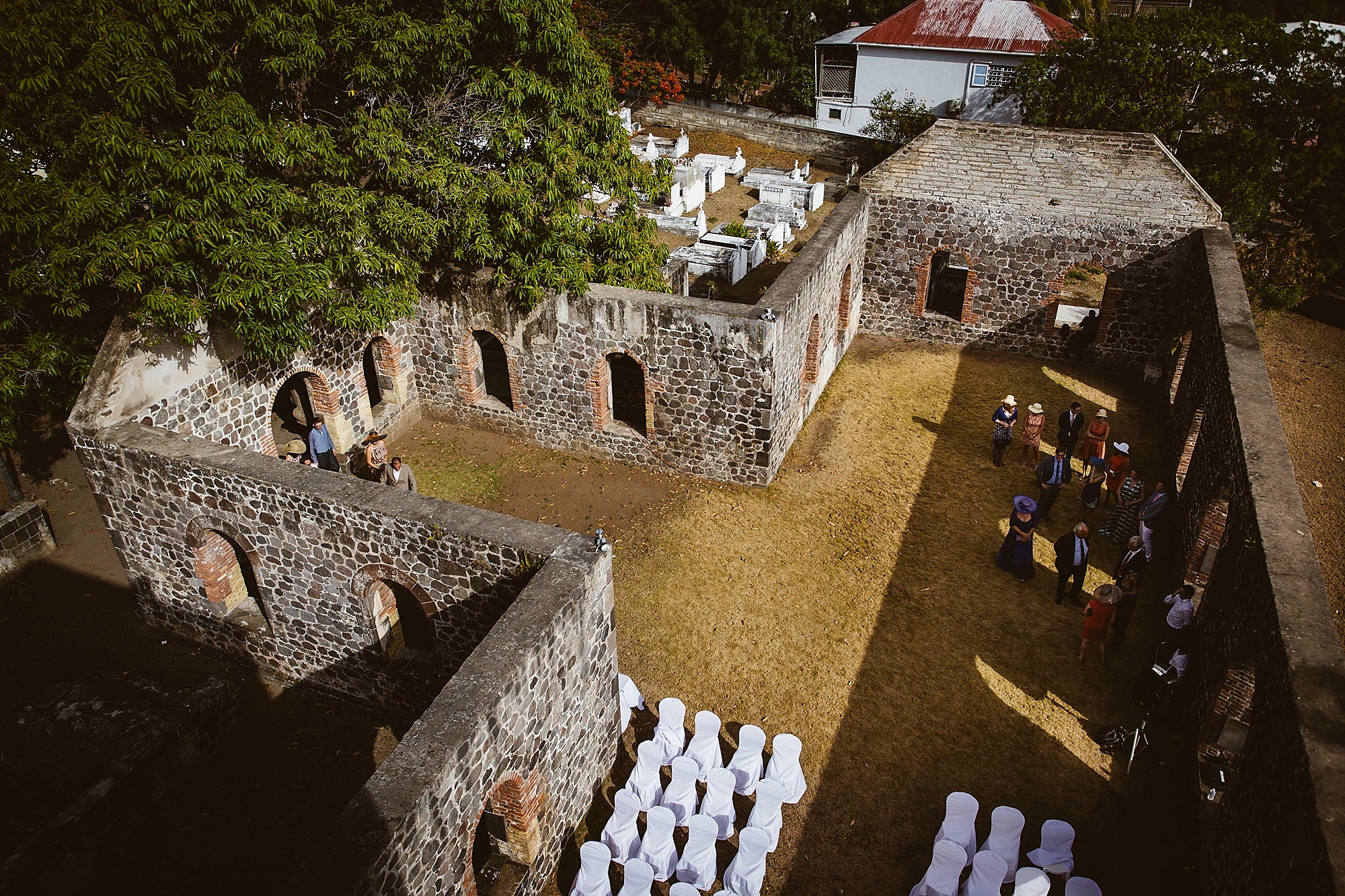 best-men-weddings-photographer-destination-wedding-sint-eustatius-old-gin-house_0778.jpg