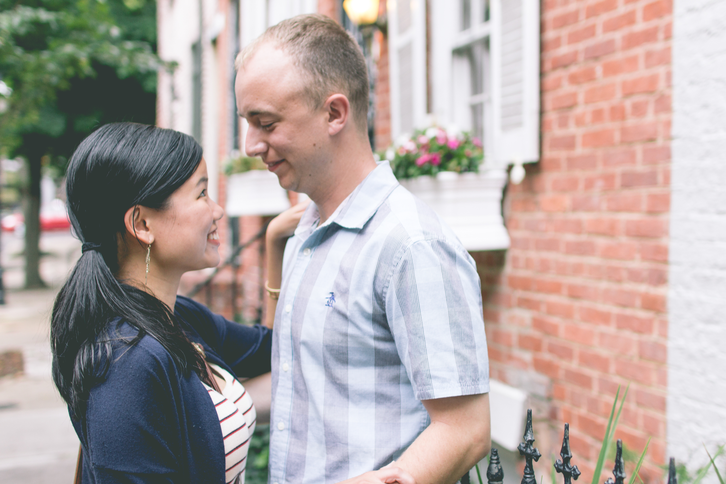 Cute-Downtown-Maryland-Engagement.jpg