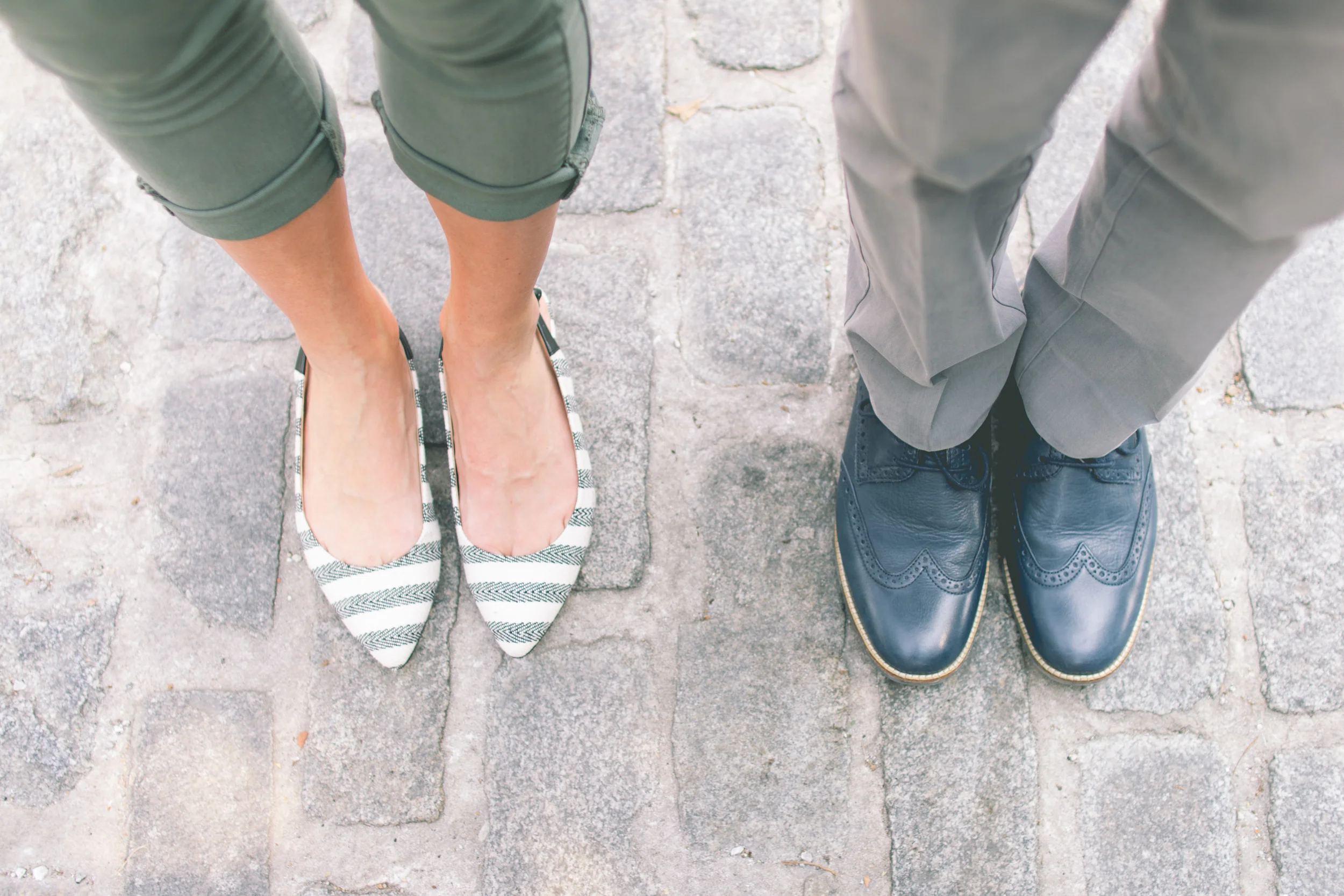 Cobblestone-city-engagement-fells-point.jpg