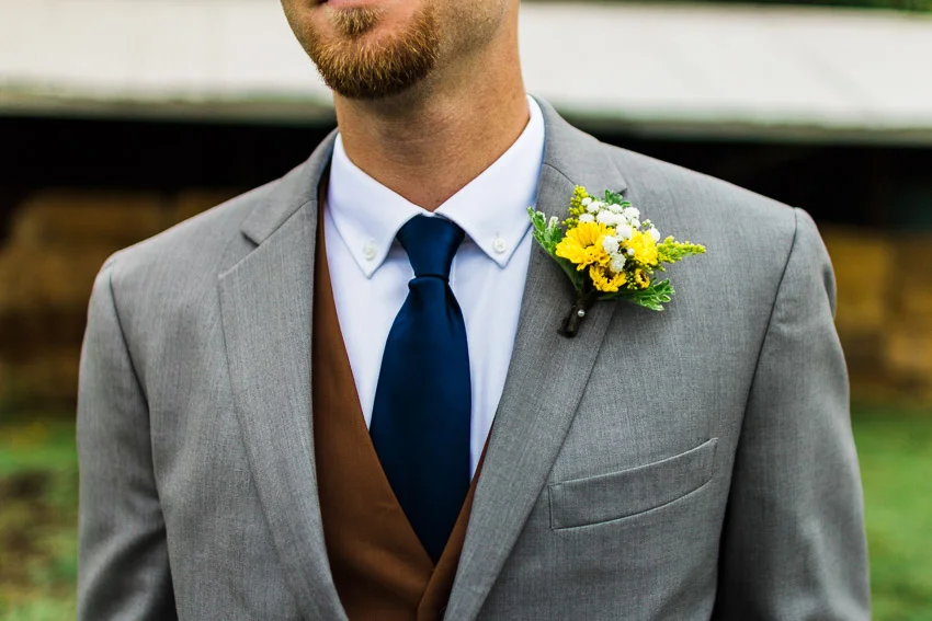 Classy_Groom_Barn.jpg
