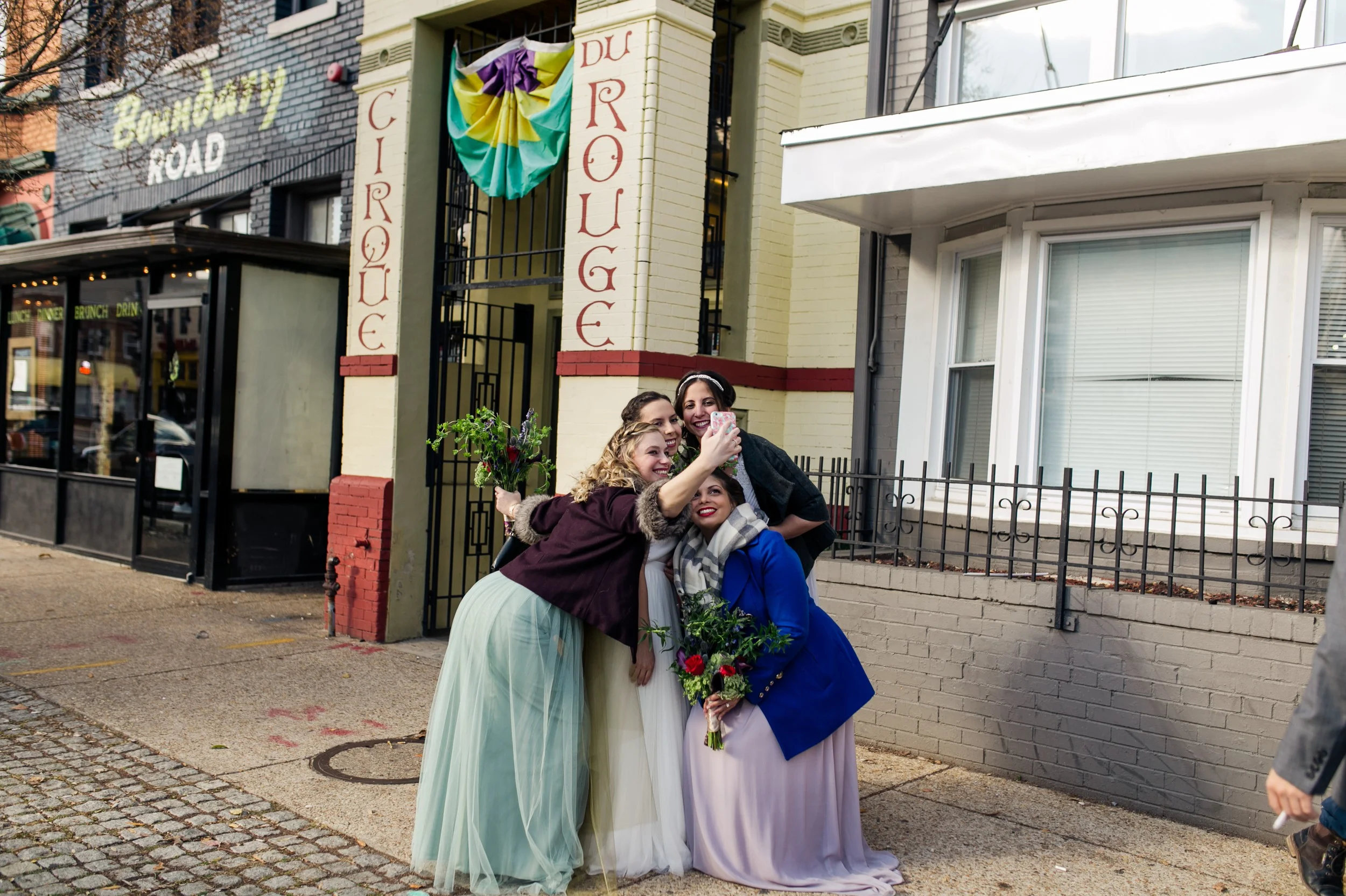 Fun-Bridesmaids-Selfie