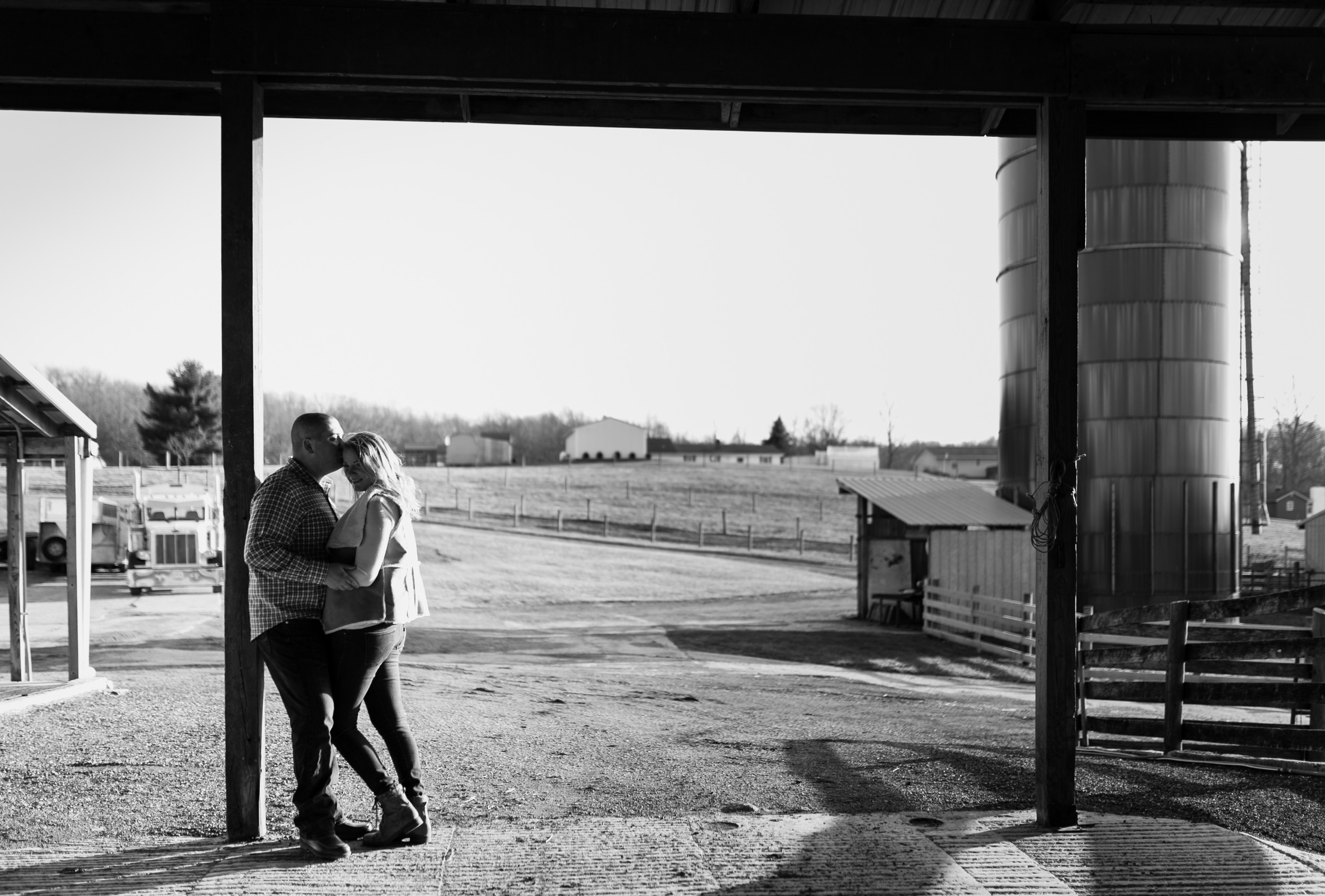 Romantic-Maryland-Farm-Engagement