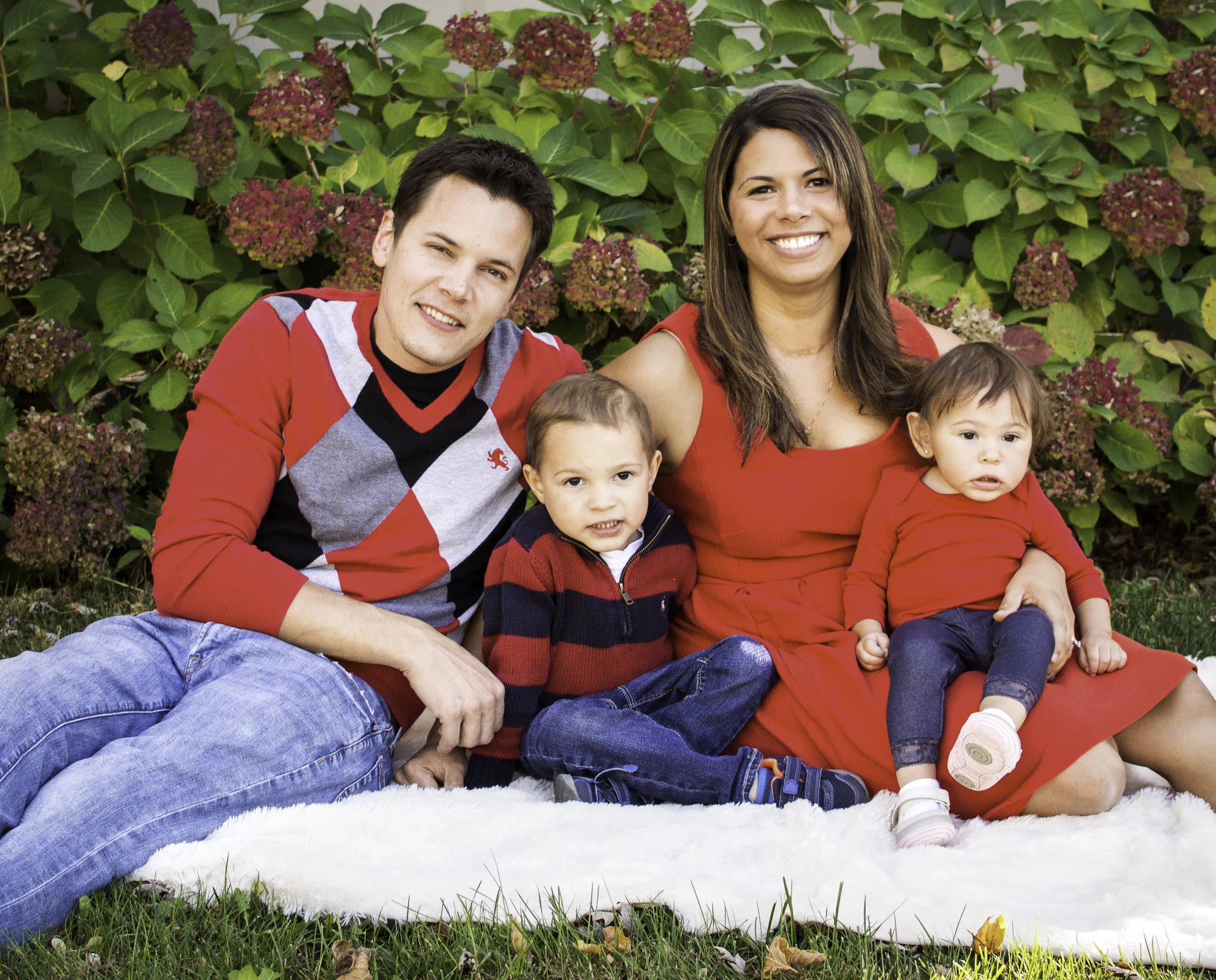 familyseatedblanket.jpg