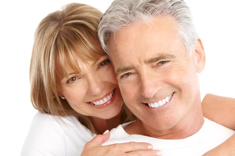 seniors-couple-15882539-1500.jpg