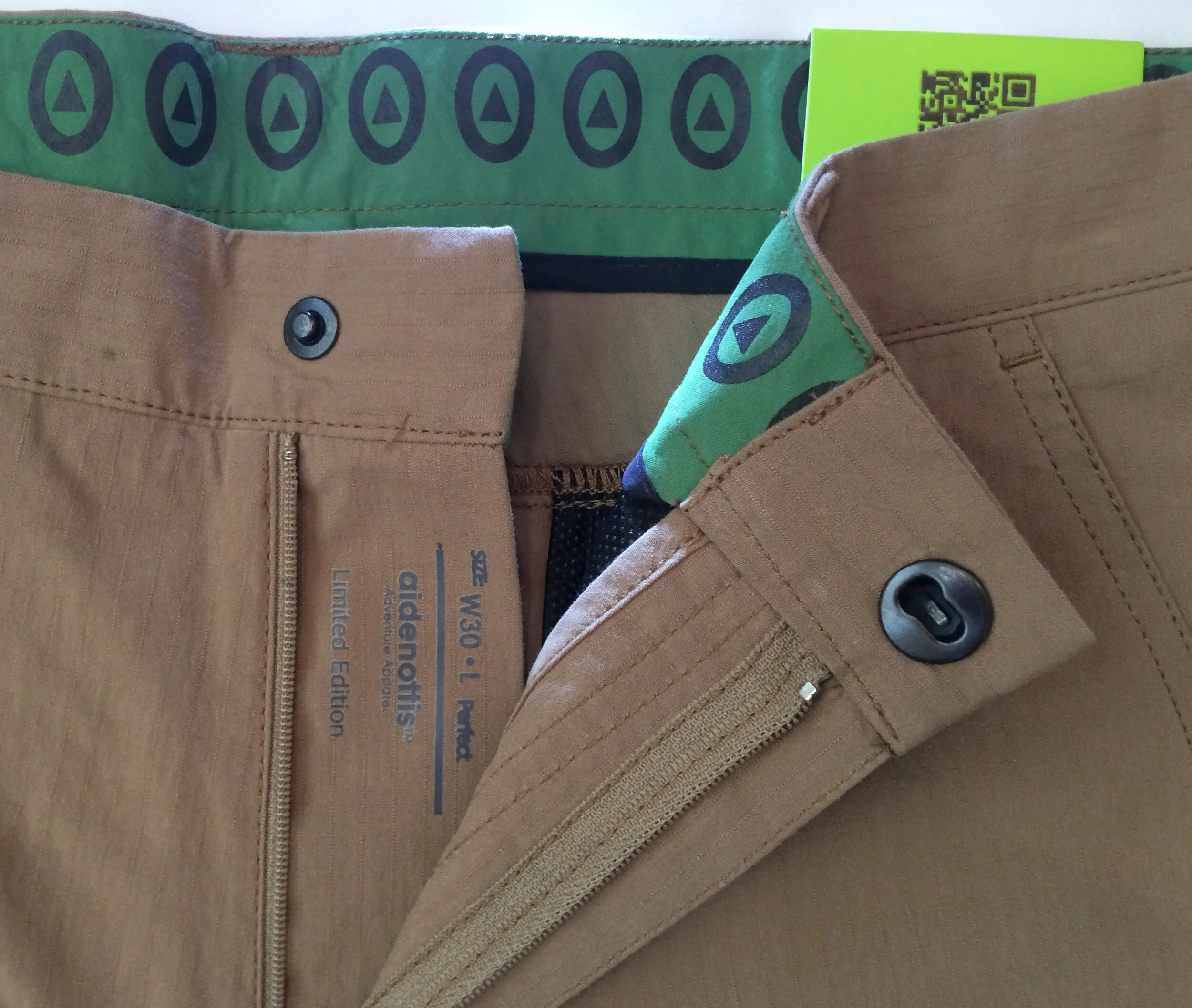 TRAIL WALK SHORT Open view kelp.JPG