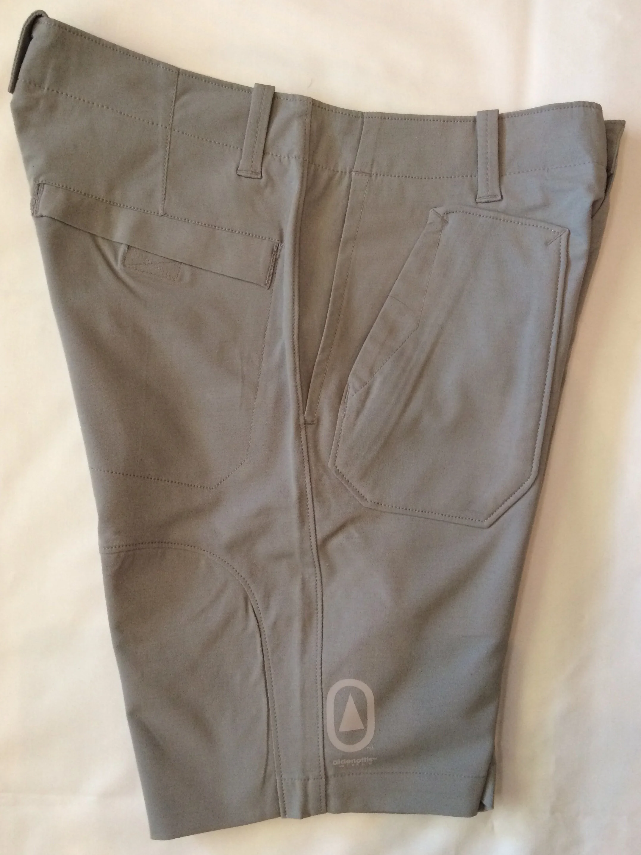 ECHO SHORT Side view griffin grey.JPG
