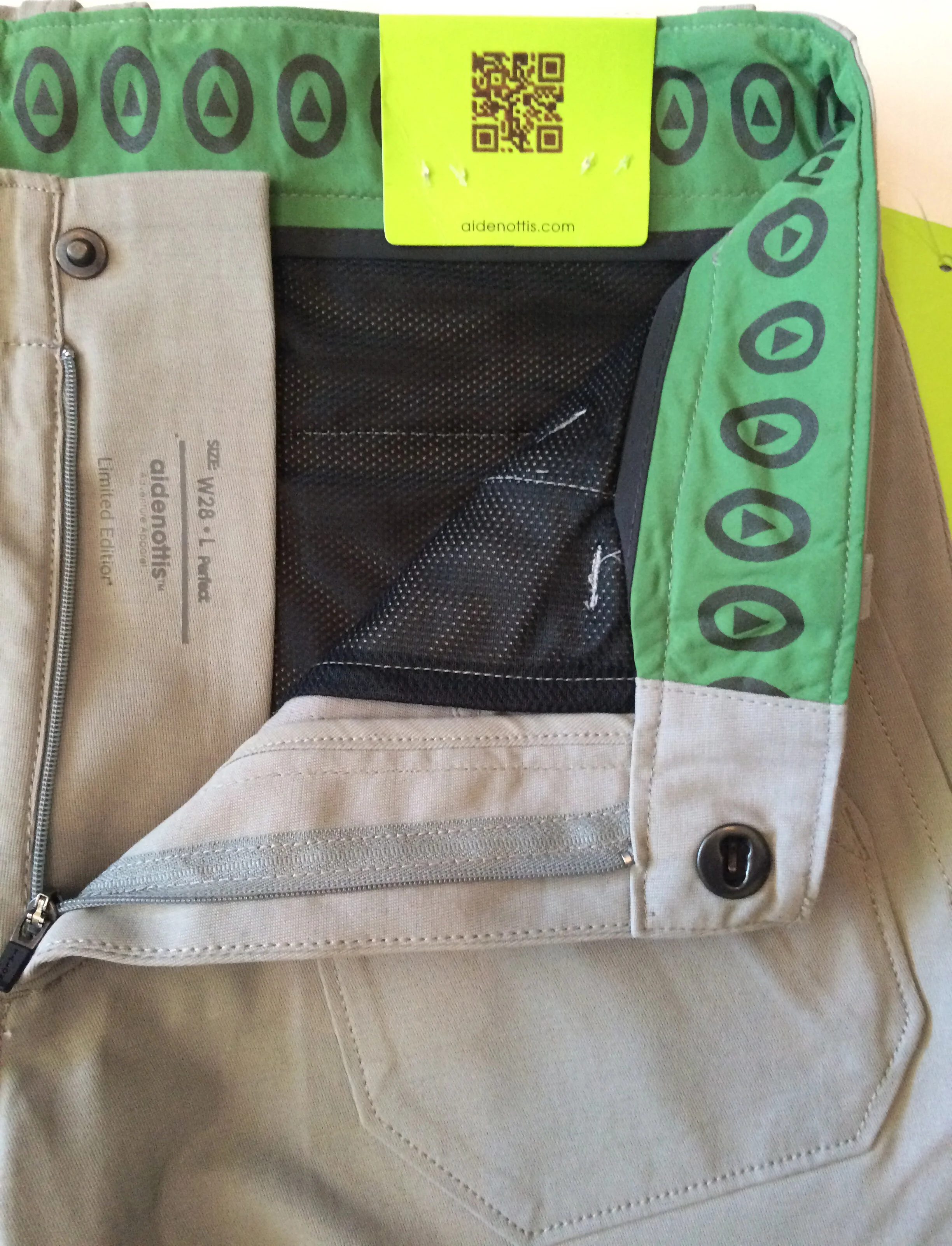 ECHO SHORT Open view griffin grey.JPG