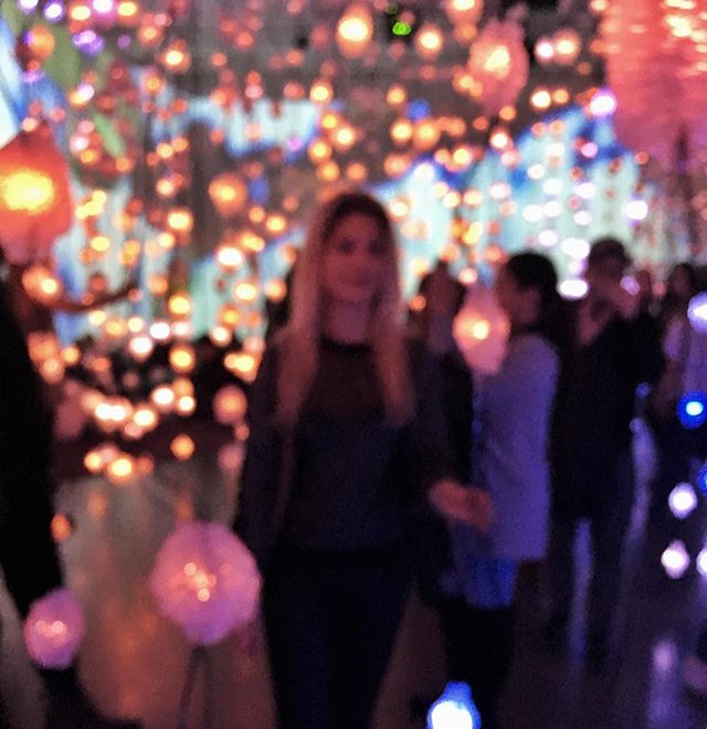 Blurry photo, yet it captures the atmosphere and lighting so beautifully. Moved by Pipilotti Rist's show at the 🔮💗🏳️&zwj;🌈✨@newmuseum #colors #sensations #happiness #arttherapy #goseeitnow!
