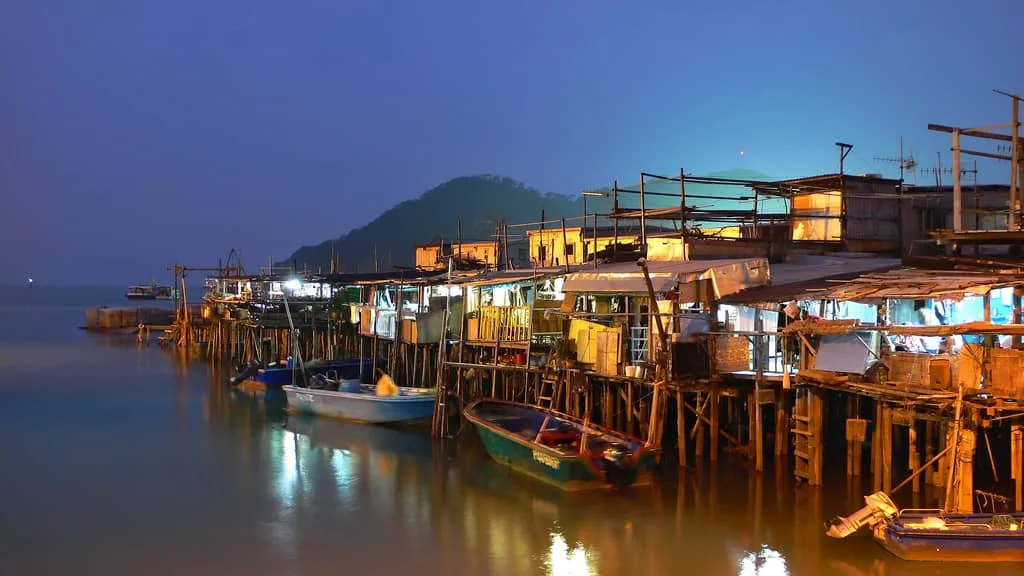 Tai O - Also known as the "Venice of Hong Kong", Tai O is a tourist spot for both foreigners and residents of other parts of Hong Kong. The p ang uks , a kind of stilt house, built right over the waterway are still quite scenic. For a small fee, some residents will take tourists out on their boats along the river and for short jaunts into the sea