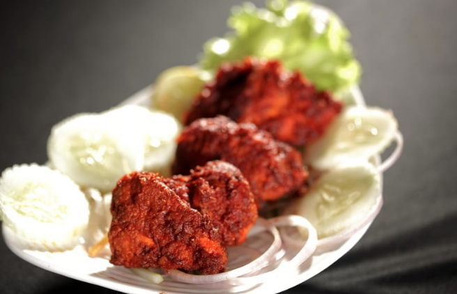 Mutton Tikka - Most of the people believe Jaipur to be a vegetarian city but you will be surprised to know the variety and delicious flavors of the non-veg dishes present here. Mutton tikka is juicy, spicy and delicious mutton meat cooked with lemon and Indian spices.