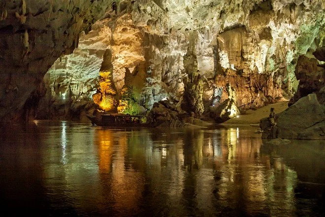 Paradise Cave - $12 - If you are short of time and only have the chance to see one cave, this has to be the one. A truly spectacular cave, the first 1 KM can be seen by anybody, either on The National Park Tours or by visiting the cave by yourself. The longer 7 KM trek into the cave is one of the most incredible days you can have in the area but is only available as a guided tour.