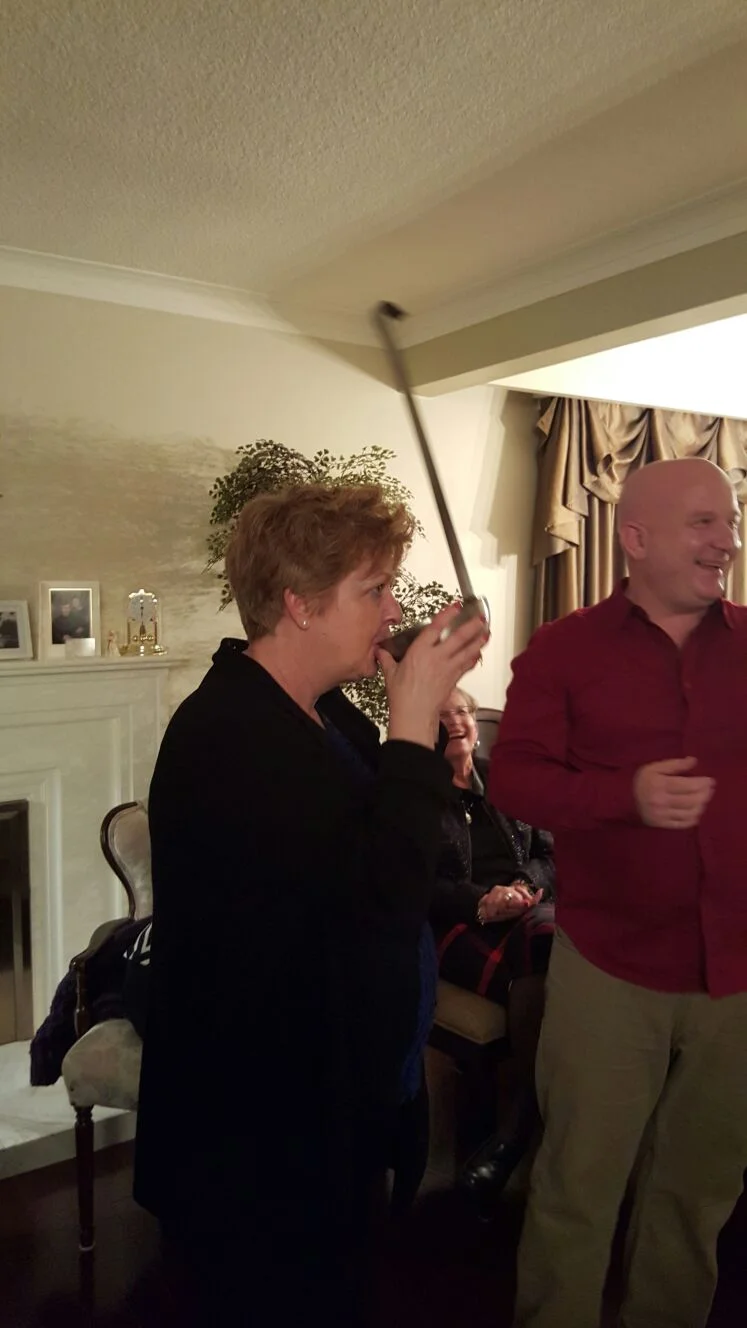 Pierrette throws the ladle back! 