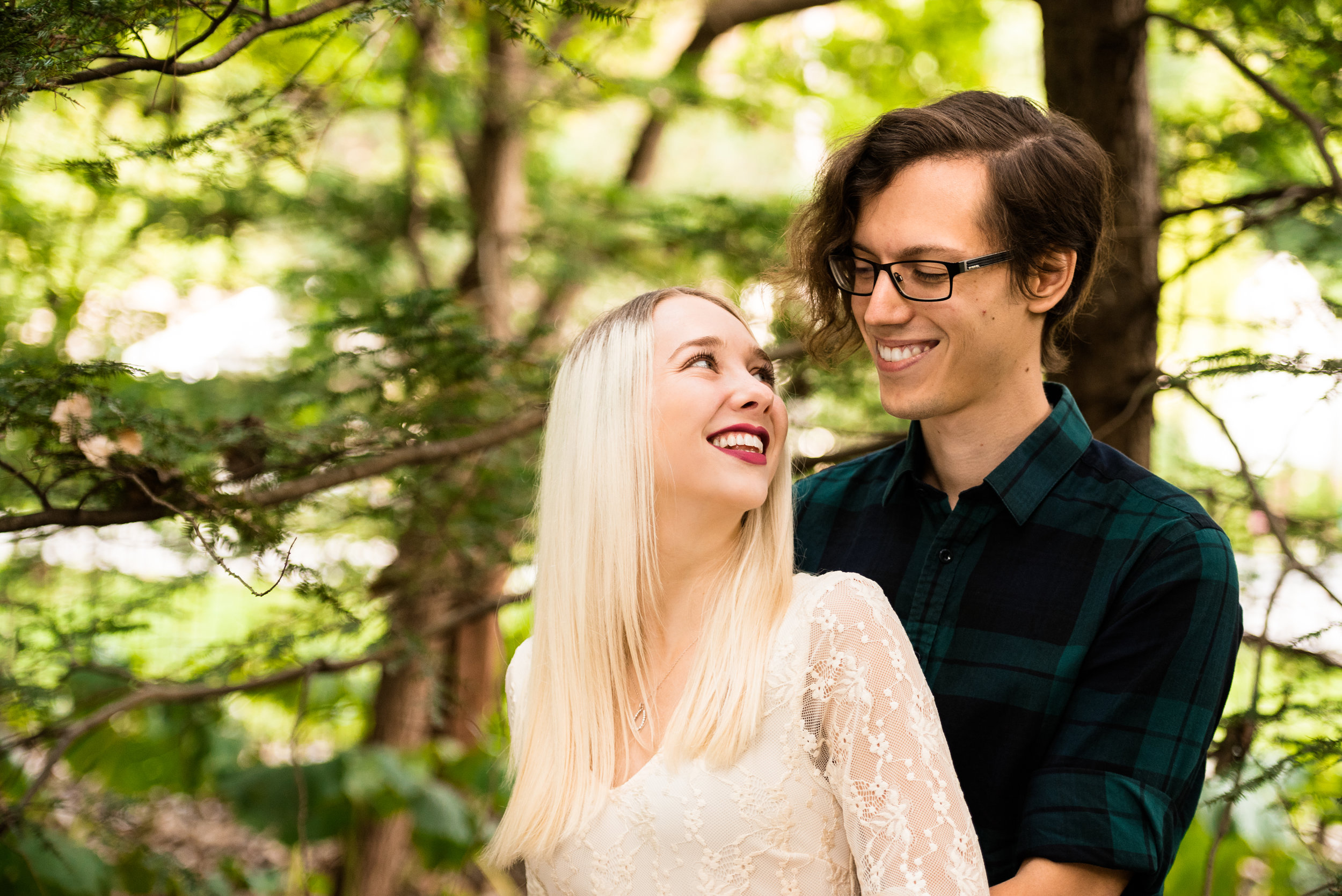 sylvania ohio engagement pictures