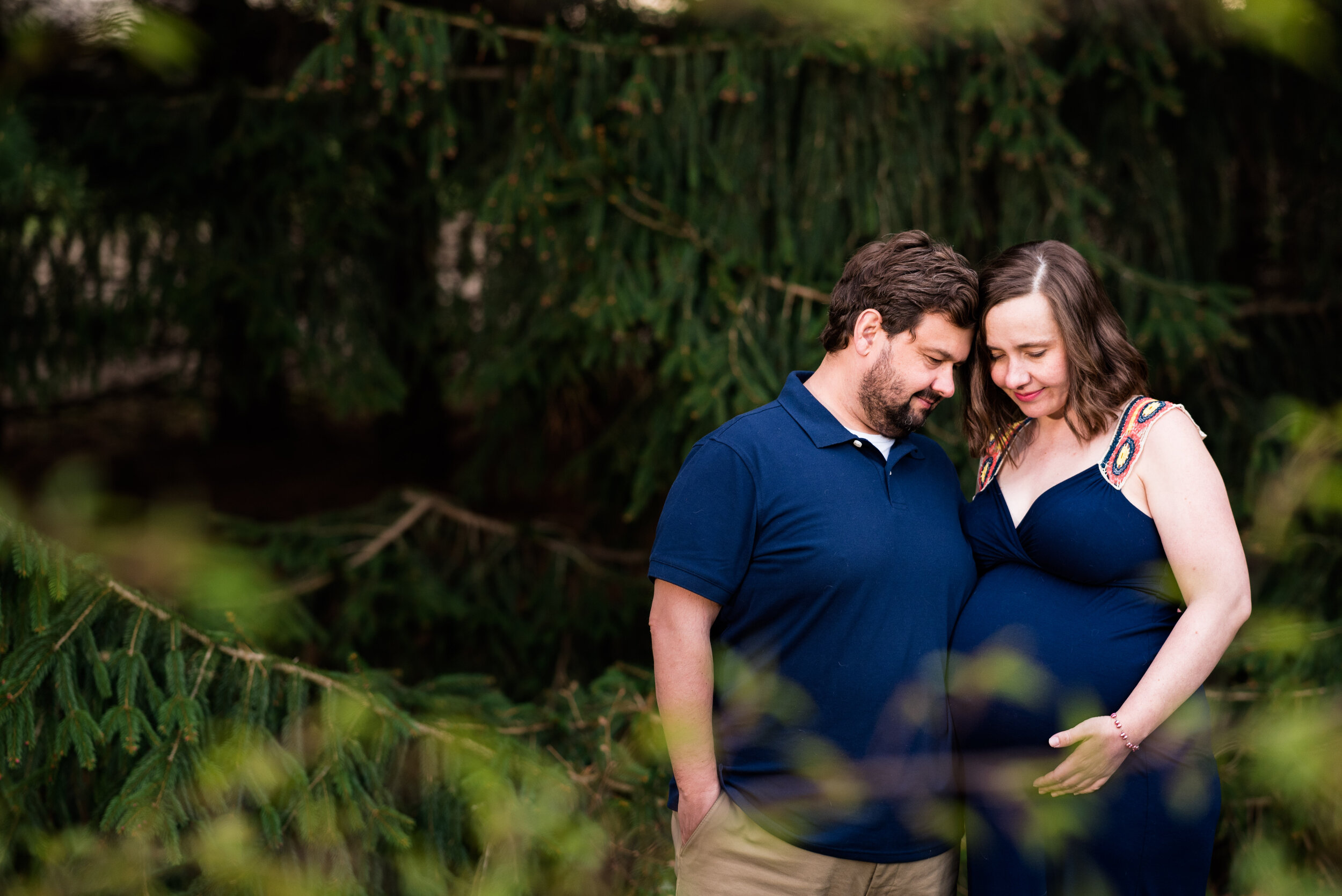 couple maternity photos 