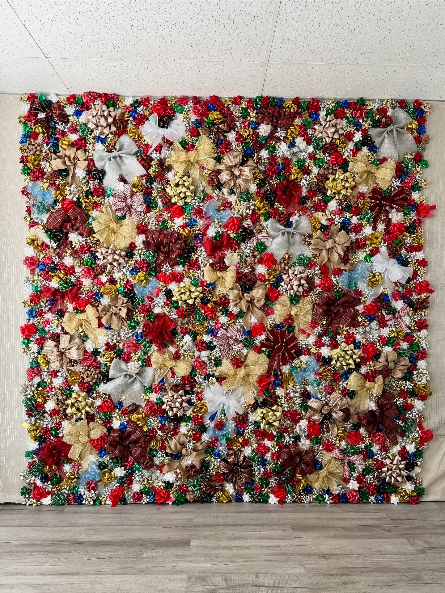 The Bow Wall is finished! And the second set is still being assembled. We still have a few spots left this weekend/tuesday. A portion of the proceeds go to @plannedpethoodtoledo to support animal rescue.

Saturday:
1:30pm
2:45pm
7:45pm

Sunday:
9am
1