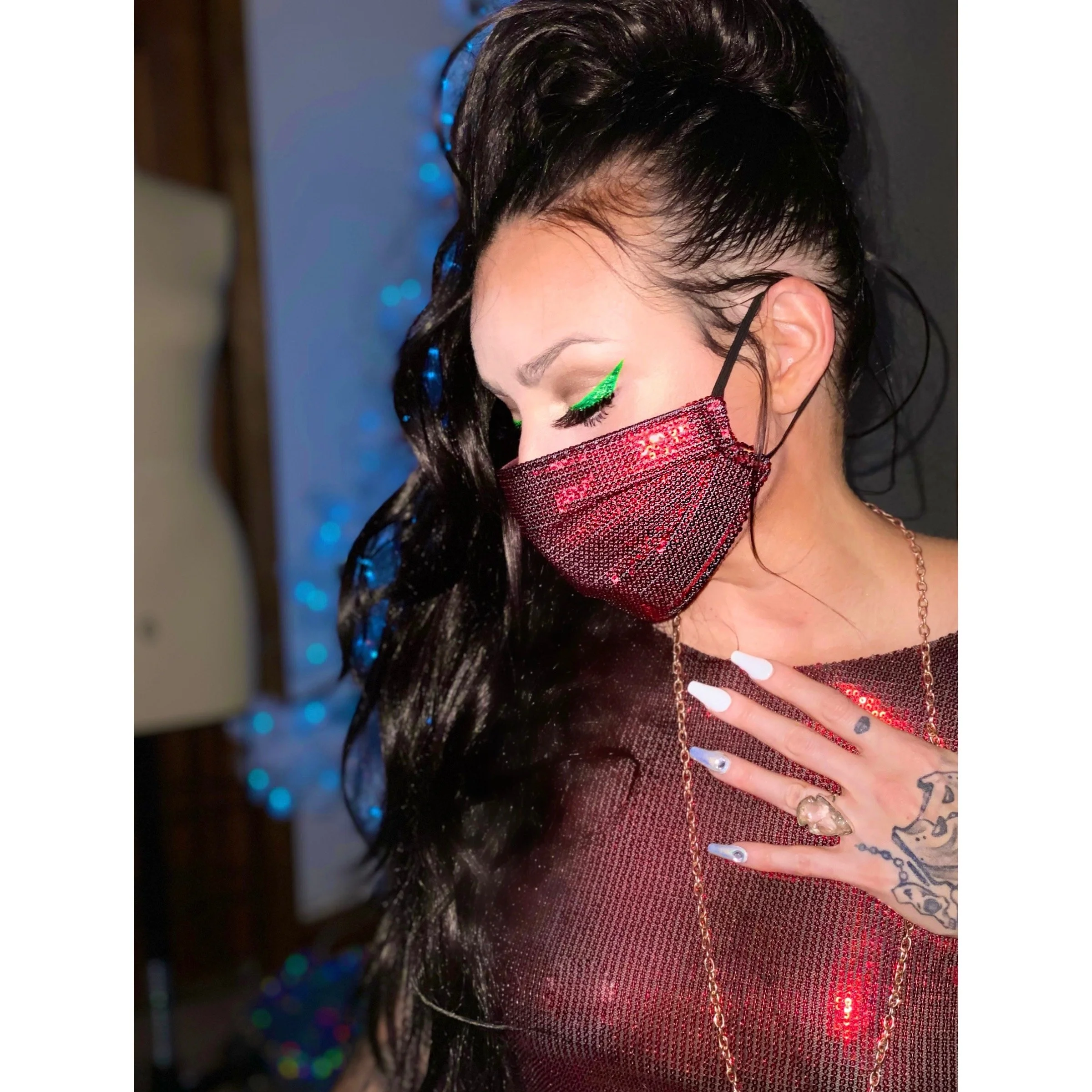 'THERE’S NO PLACE LIKE HOME' adjustable mask w/ filter