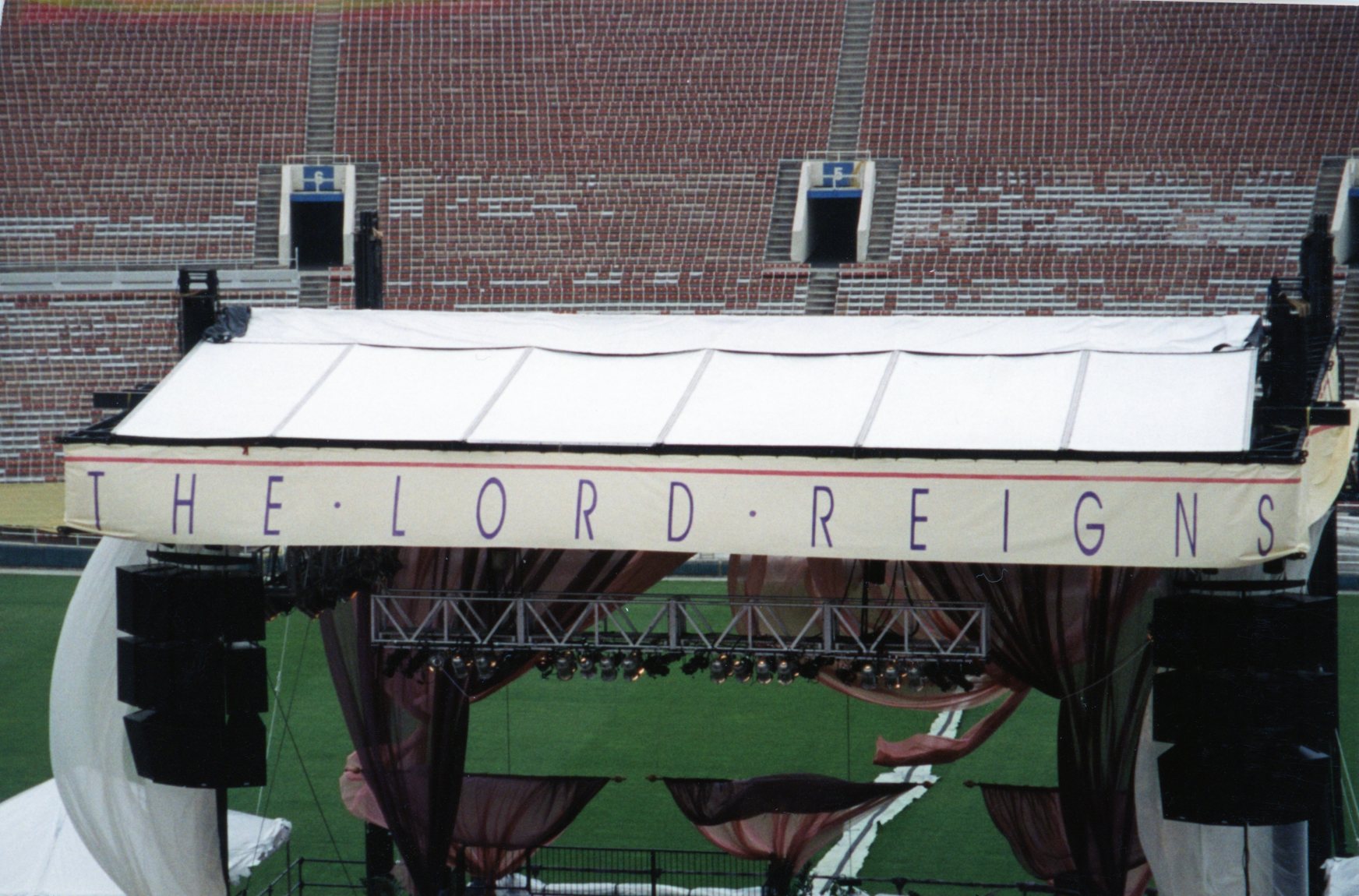 "The Lord Reigns" - Rose Bowl stage, Jim Resha Precision Events