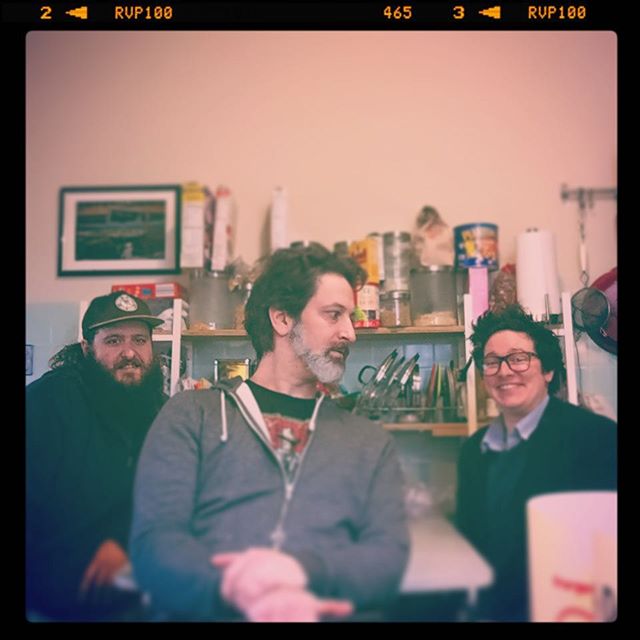 Curtain&rsquo; some jazz tunes with #theAndrews (or is it #the2andrews ?)
#superheroaudio #kitchenseries #chicagomusic