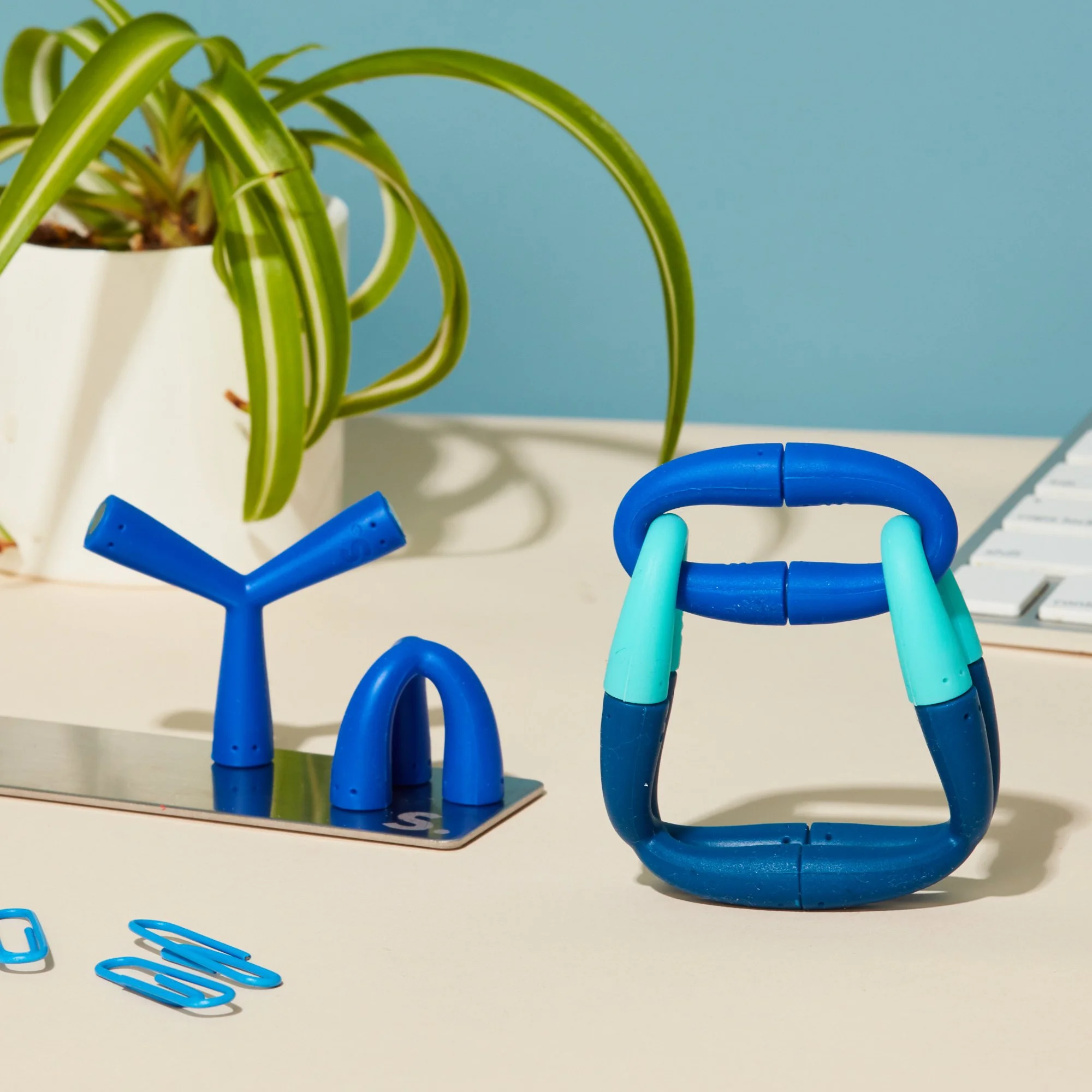 200821_Speks_Desk_Flecks_Blue_0346.JPG