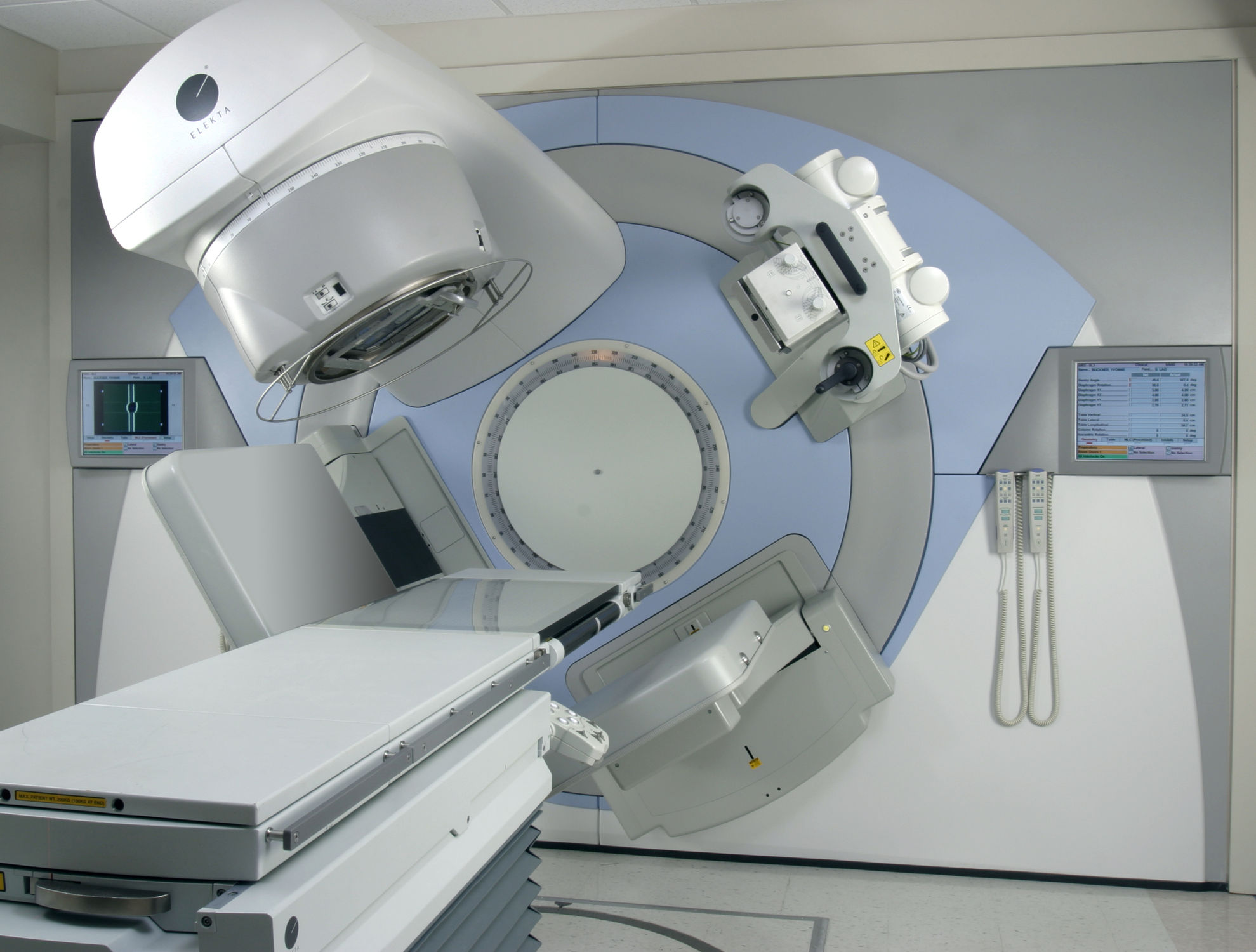 Radiation therapy machine