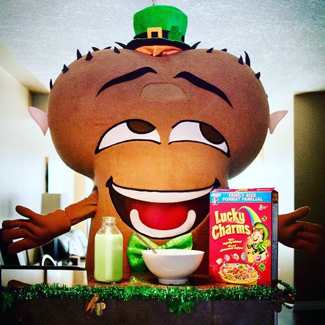 Don't forget to give yer lucky charms a St. Pat-down today! Visit oneball.ca for information on how to self-check for testicular cancer.
.
.
.
.
.
.
#stpattys #oneball #cancercaresupport #calgary #cancercarecanada #selfcheck #menshealthcanada #yycnow #yyc #stpatricksday #yycliving #cancersux #testicularcancer #ballcancer #testicularhealth #green #yyctoday #calgaryliving #checkyournuts #luckycharms #kissmeimirish #yycdaily #cancer #kickcancerintheballs #cancercanada #checkyourself #irish #shamrock #luckoftheirish