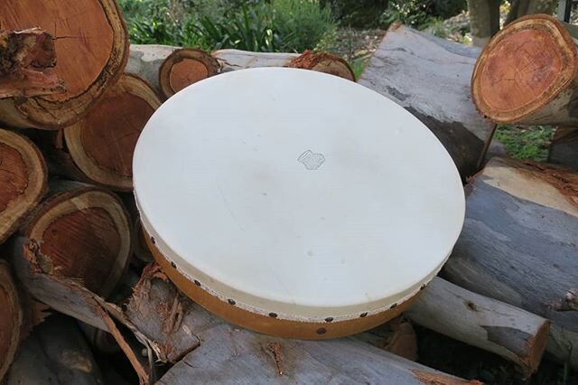 Graeme's 18&quot; traditional bodhran is grand like once again with a heavy gauge kangaroo hide head