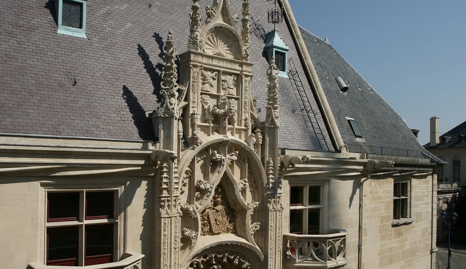 PORTERIE PALAIS DUCAL ENTIERE - C. Cossin.JPG