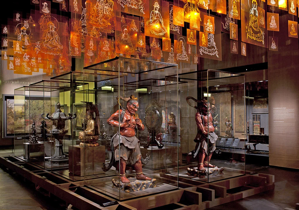 Tous droits réservés en dehors de la communication de l’exposition «Le bouddhisme de Madame Butterfly. Le japonisme bouddhique» Du 9 septembre 2015 au 10 janvier 2016 au Musée d’ethnographie de Genève.