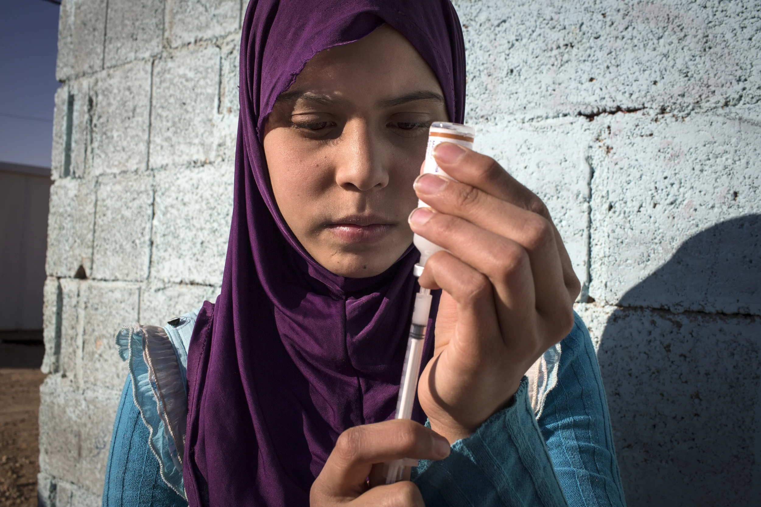 Réfugiée vivant dans un camp en Jordanie, Raghad souffre du diabète de type 1. © OMS / Tania Habjouqa