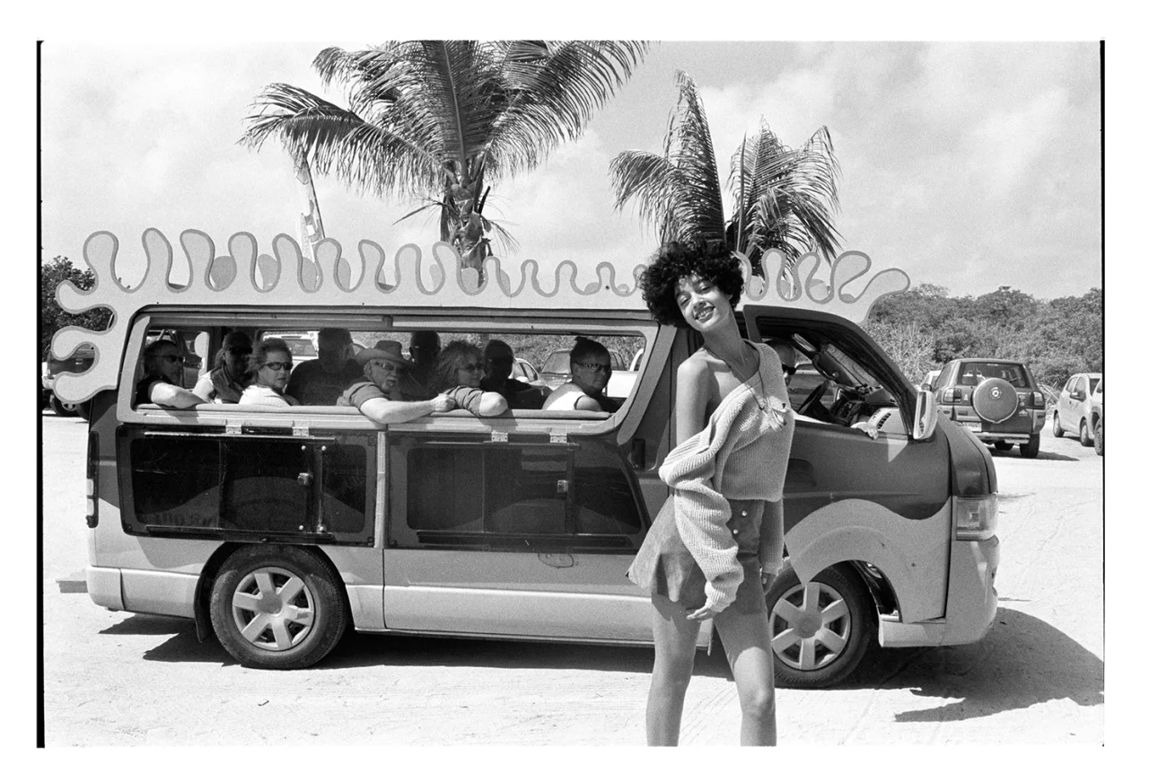 Damaris Goddrie dans les Caraïbes néerlandaises pour Vogue Netherlands. © Quentin de Briey