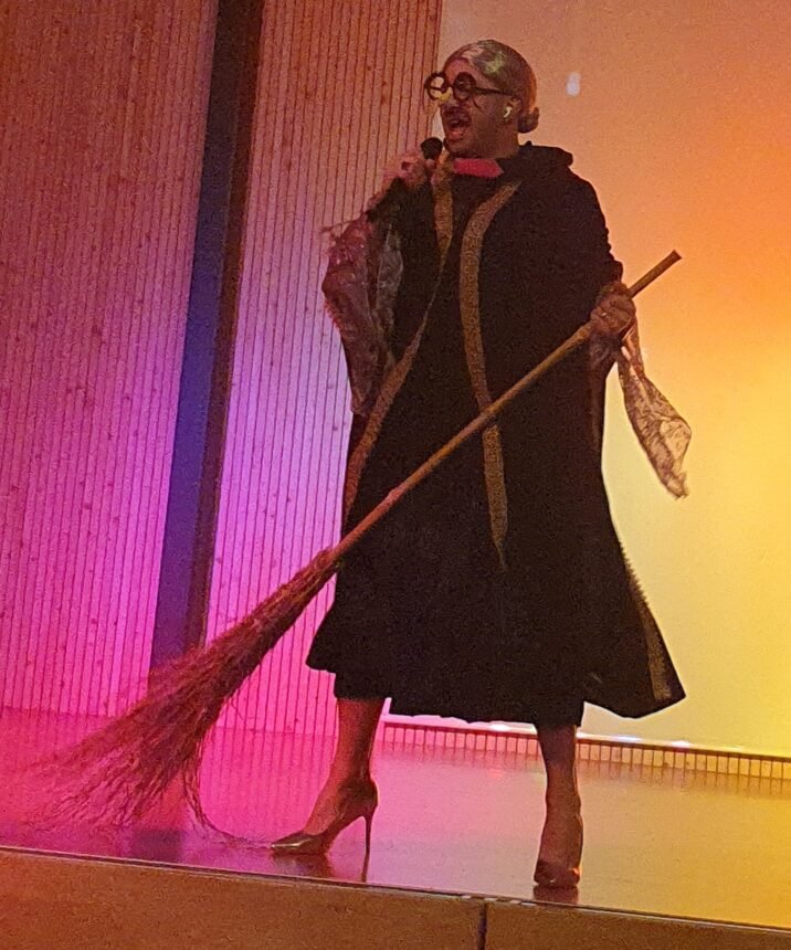 La Befana è arrivata a Lucerna il 13 gennaio 2024, tifando per la lingua italiana