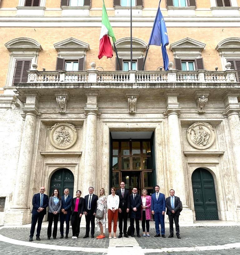 Italia e Svizzera sempre più unite per il benessere comune. Parla l'on. Ricciardi