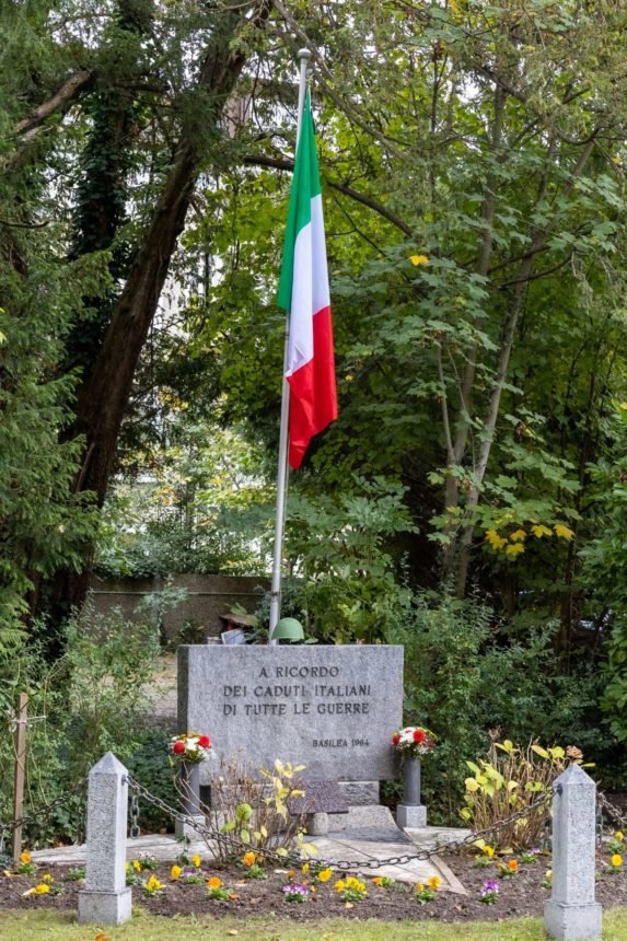 Omaggio al Monumento ai Caduti presso il Consolato d'Italia a Basilea
