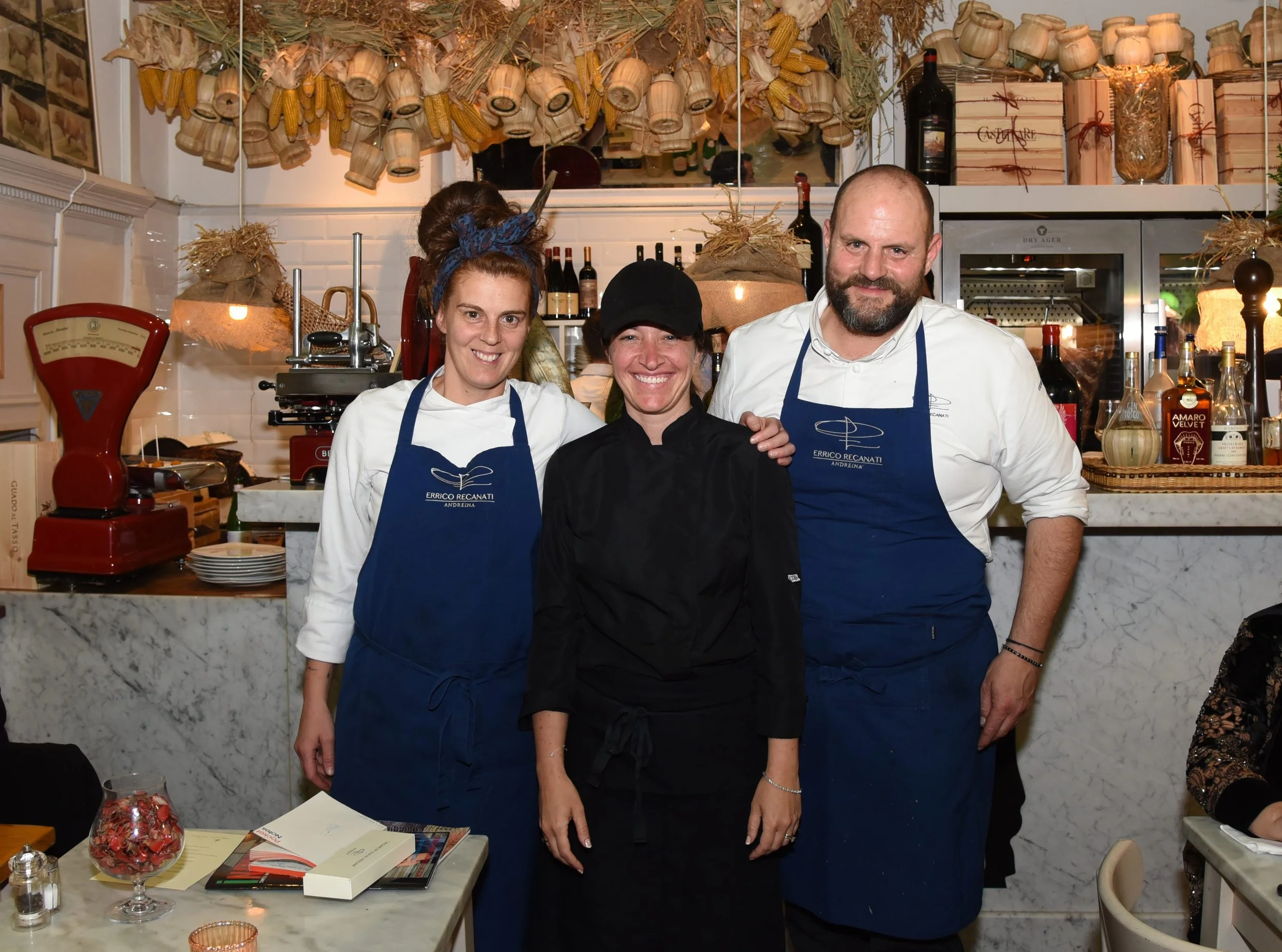 La cucina alla brace di Errico Recanati, il “signore del fuoco”, conquista Zurigo