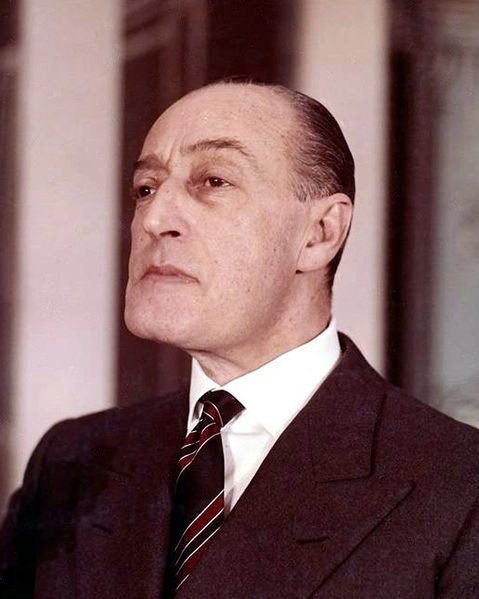 Anche Totò al cinema “ricominciò da tre”
