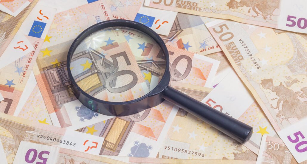Idraulici ed elettricisti dichiarano in Italia un reddito superiore a quello di avvocati e dentisti