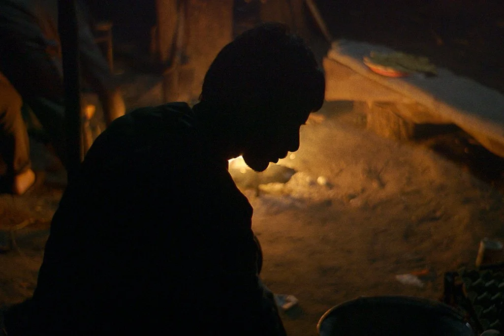 Waking Hours (Ore di veglia), testimonianza di un confine invisibile