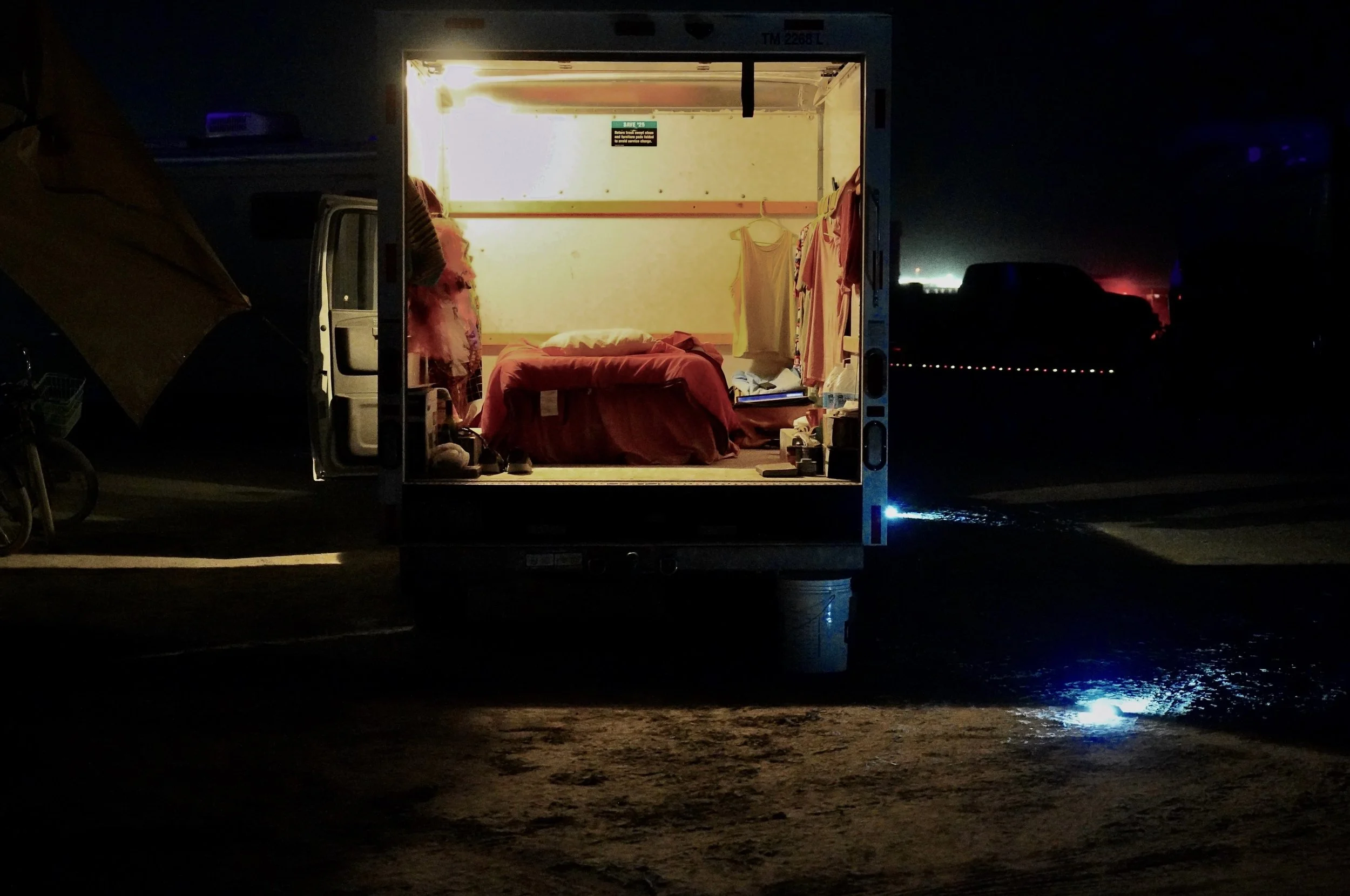  Home on wheels during the 2022 burn: a 10’ U-Haul truck. Cosy. Cheaper than an RV and only slightly lacking in amenities. 