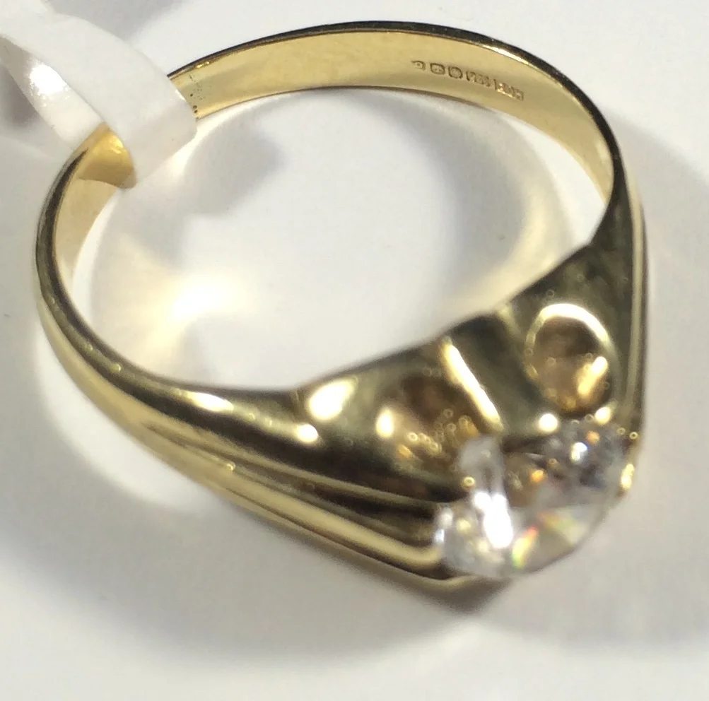 9ct Gents Cubic Zirconia Solitaire Ring ref - 3753 £75c.jpg