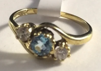 9ct Cubic Zirconia & Blue Stone Ring ref 1284 - £29c.jpg