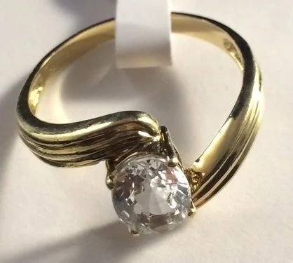 9ct Cubic Zirconia Solitaire Ring ref B1302 - £55c.jpg